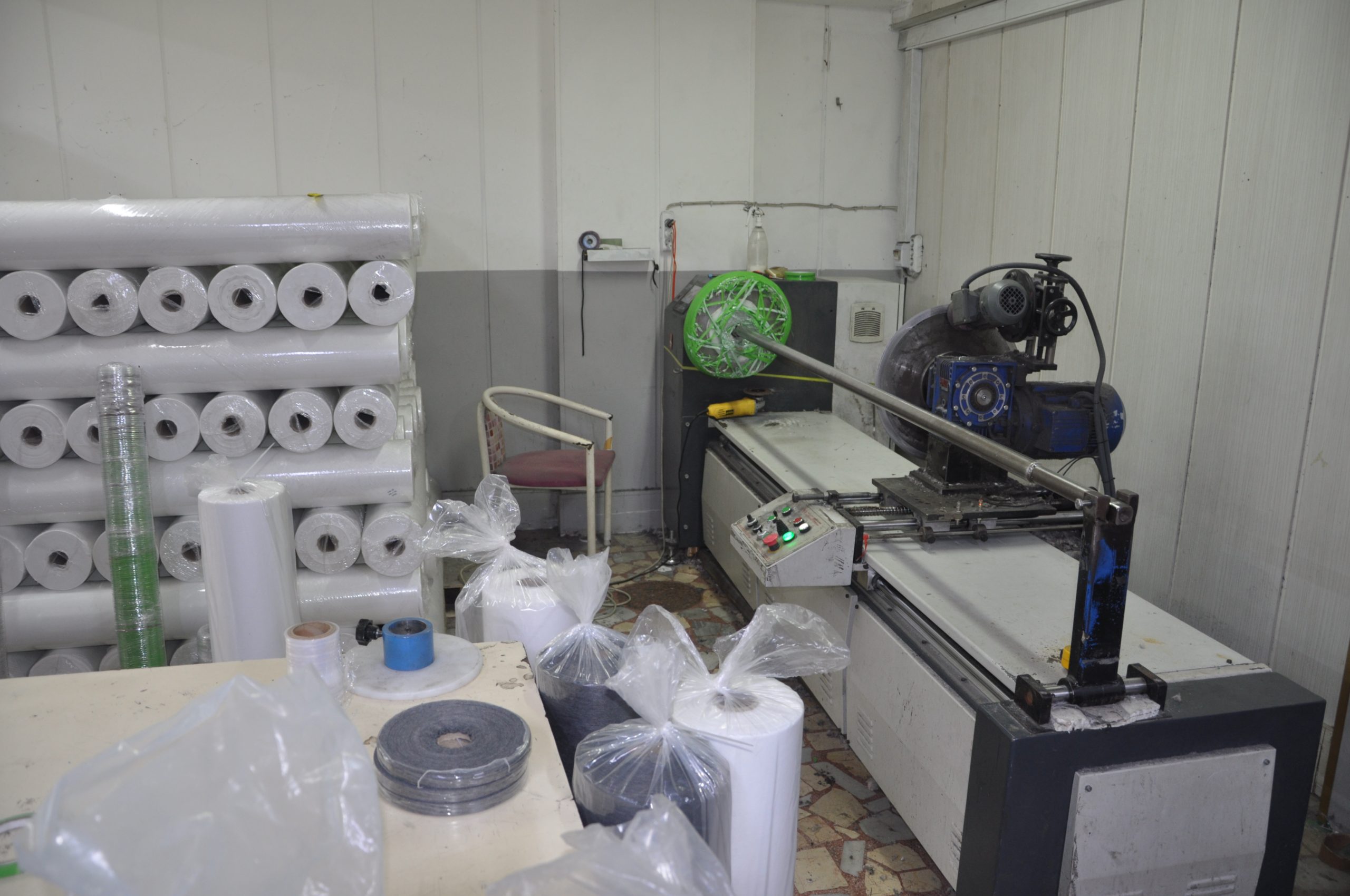 Üçel Biye malzeme deposu - vinleks biye, tela ve dokuma kumaş stok alanı